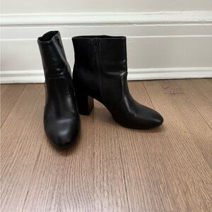 Old Navy Black Heeled Boots